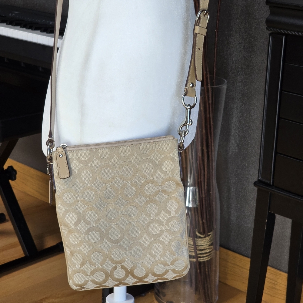 Coach Beige Crossbody Bag - Picture 3 of 11
